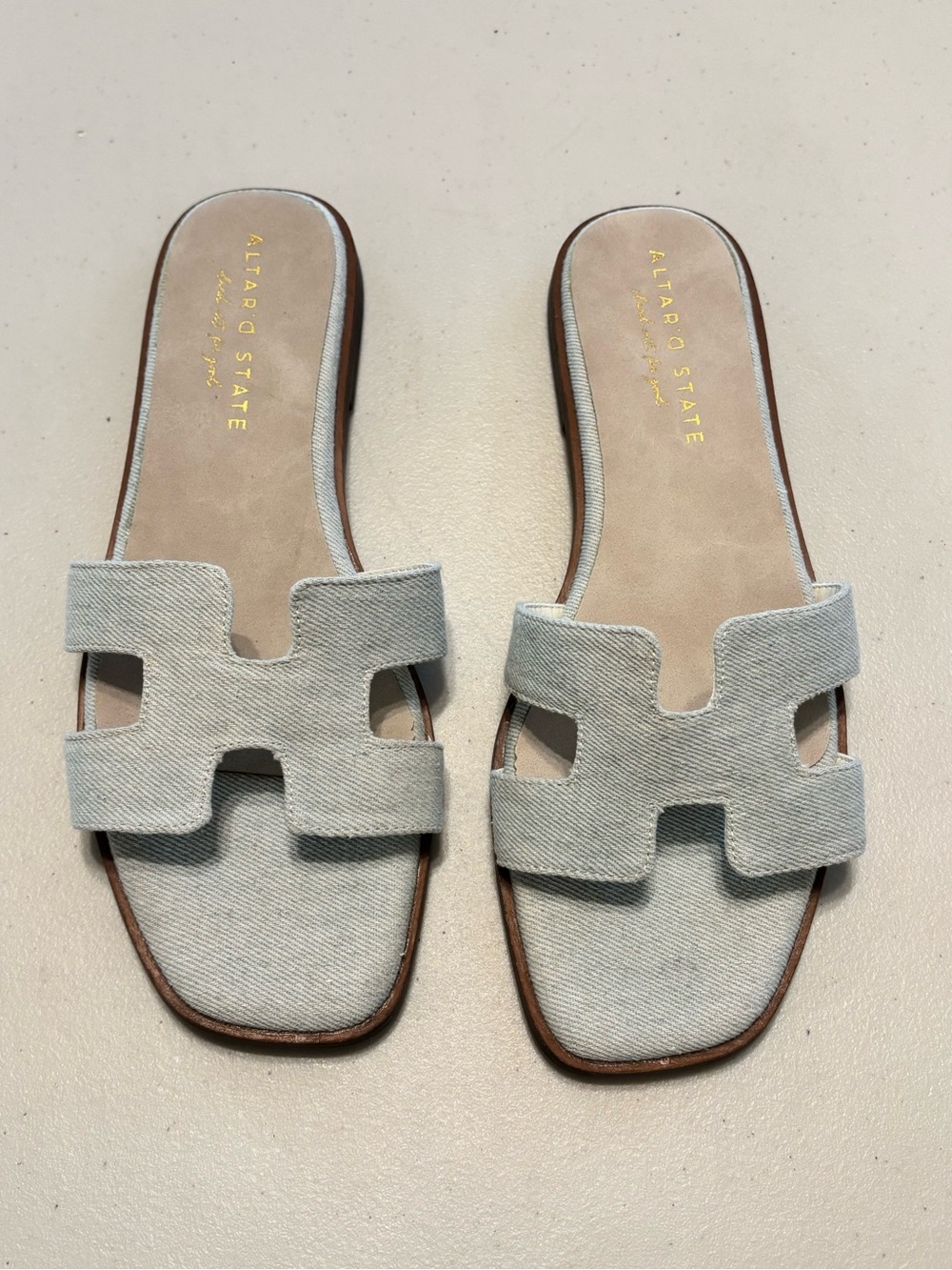 Altar'd State Light Tan Cutout Slide Sandals 8